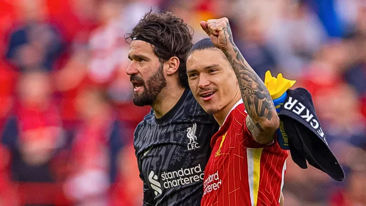 Darwin Nunez (r) and Alisson, Liverpool
