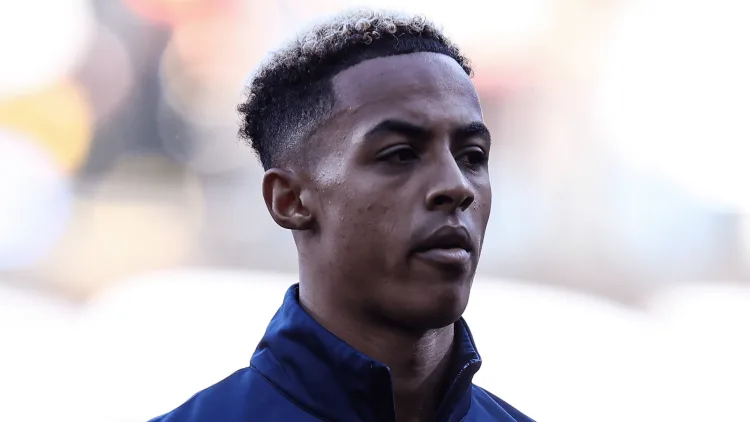 Ipswich signed Chelsea winger Omari Hutchinson for €23.5m