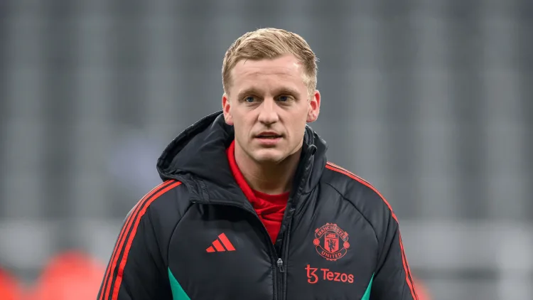 Donny van de Beek, Man Utd