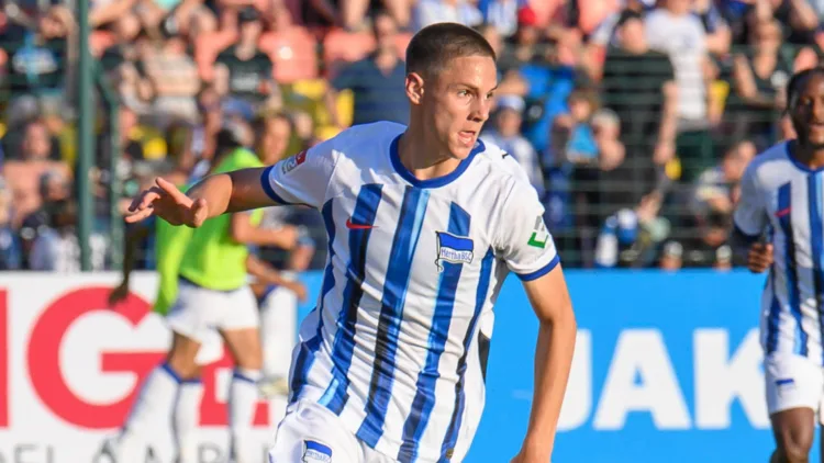 Bence Dardai in action for Hertha Berlin