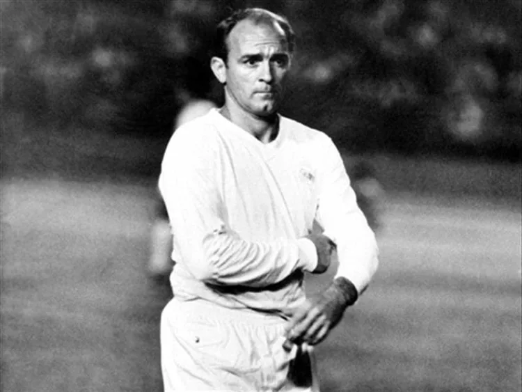 Alfredo Di Stefano is the oldest scorer in Clasico history